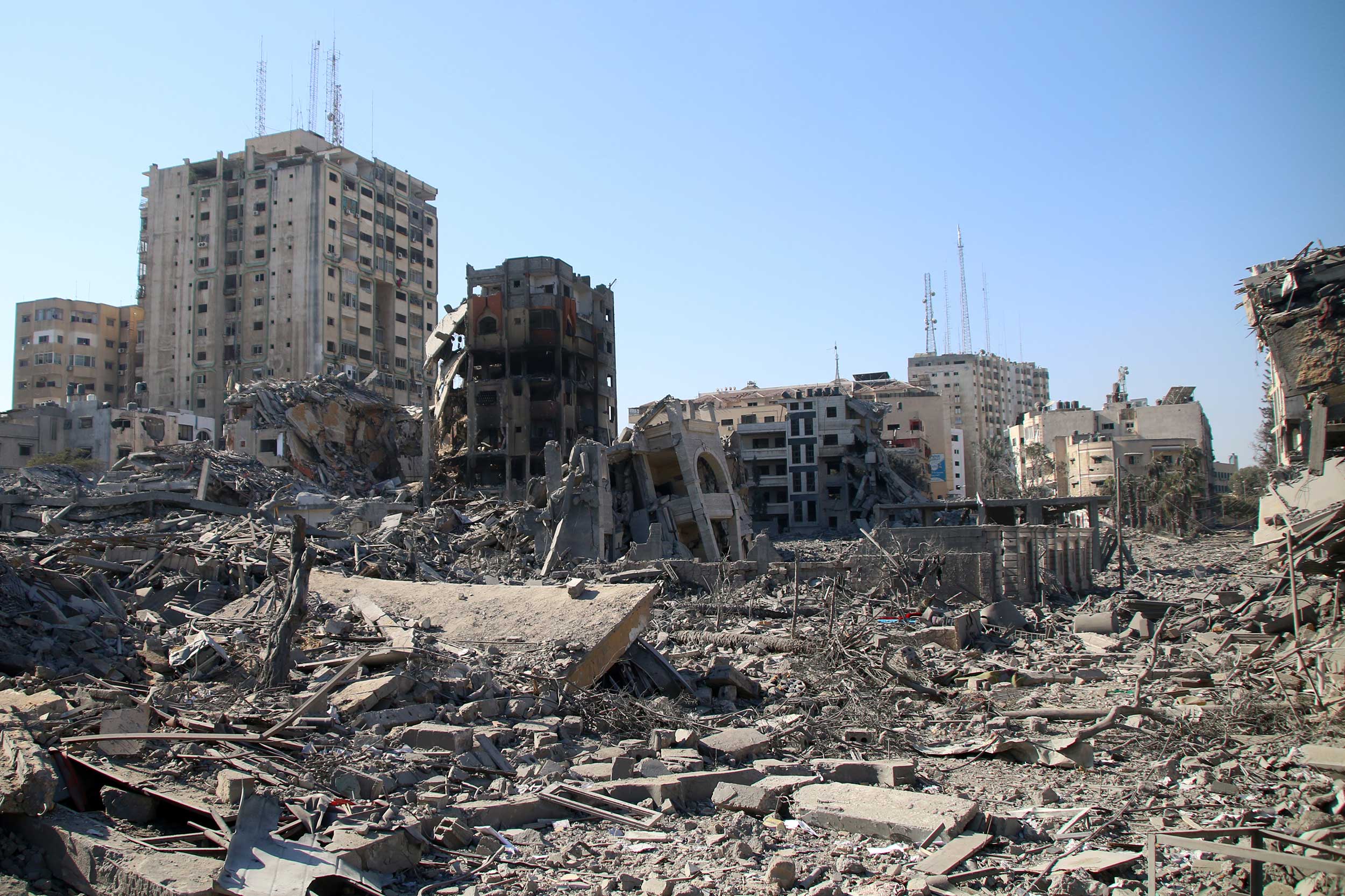 A view of Gaza City on October 13, 2023. Israel has sealed off Gaza and launched sustained retaliatory air strikes, which have killed at least 1,400 people with more than 300,000 displaced, after a large-scale attack by Hamas. © Ahmad Hasaballah/Getty Images