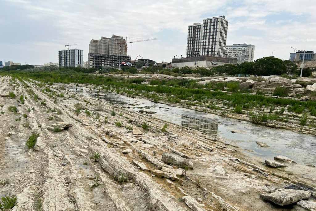 On June 8, Kazakstan's authorities in Aktau declared a state of emergency over the critically low level of the Caspian Sea. © Talgat Umarov